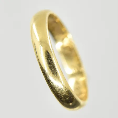 Ring, stl 16¼, bredd 3 mm, gravyr, 14K. Vikt: 2,4 g