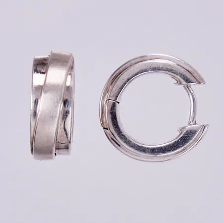 Ett par örhängen, ESPRIT, Ø 1,5cm, bredd: ca 5mm, 925/1000 silver  Vikt: 8,7 g