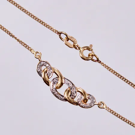 Collier med diamanter ca 13x0,005ct, längd ca 42cm, bredd ca 1-7mm, 18K Vikt: 4,1 g