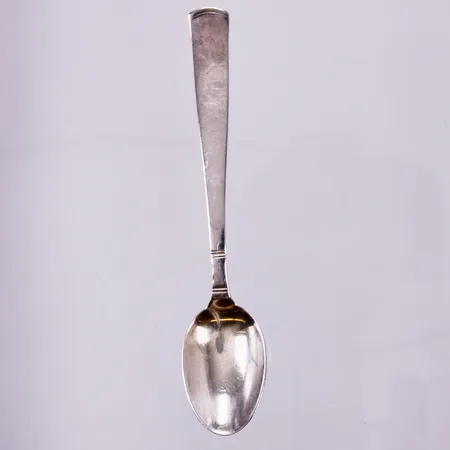 Kaffesked, modell Rosenholm, längd ca 11,9cm, Guldsmedsaktiebolaget I Stockholm  1951, silver Vikt: 15,5 g