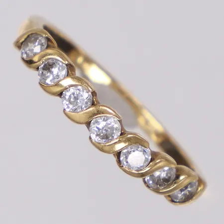 Ring med vita stenar, stl 16, bredd 3mm, Guldfynd, 18K Vikt: 1,5 g