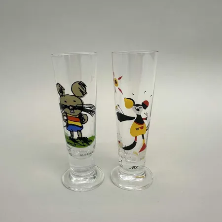 2 snapsglas, höjd 11cm, design Lasse Åberg, "Mus-tasch", "Miro mus", tryckt dekor, glas