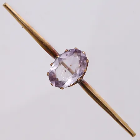 Brosch med ljusrosa sten, längd 64mm, bredd 1,7-15,8mm, Guldvaruaktiebolaget G. Dahlgren & Co Ab, Malmö, 18K  Vikt: 4,5 g