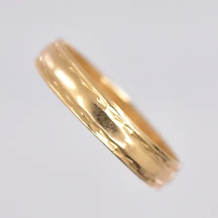 Ring, stl 15¾, personlig gravyr, 18K Vikt: 1,6 g