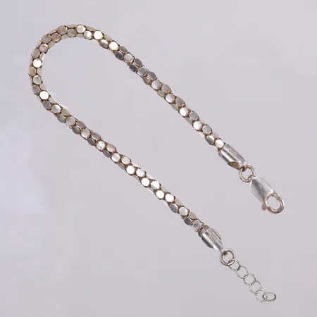 Armband, justerbar längd ca 18-19,5cm, bredd 4mm, GHA. 925/1000 silver Vikt: 5,3 g