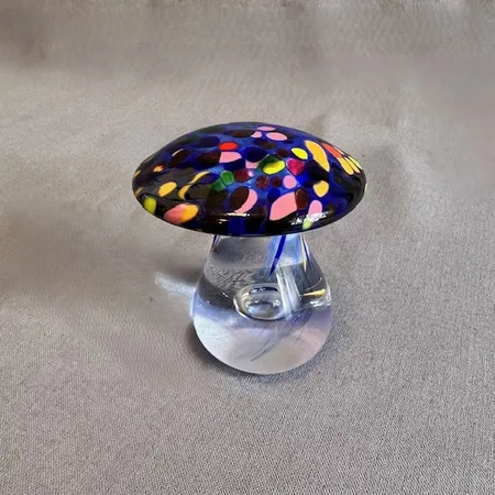 Glasskulptur svamp, höjd ca 6cm, Ø22-58mm, omärkt