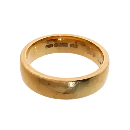 Ring, 18K guld, slät modell, Frembergs Guldsmedja AB (CSF), Karlshamn, Ø19½ mm, bredd 6 mm, gravyr Vikt: 11 g