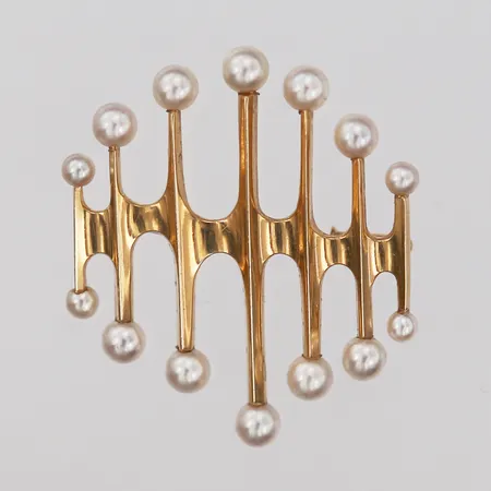 Brosch med odlade saltvattenpärlor, Ø 2-4mm,  tillverkad av Gustaf Dahlgren & co, Malmö 1966, 18K guld, vikt 7,3gr Vikt: 7,3 g