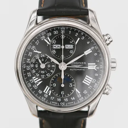 Herrur Longines Master Collection, ref-nr:L2.673.4, serie-nr:37585776,cal:L678.2 stål, automat, kronograf, dag/datum/månad, månfas, Ø40mm, läderband, dubbelviklås, box