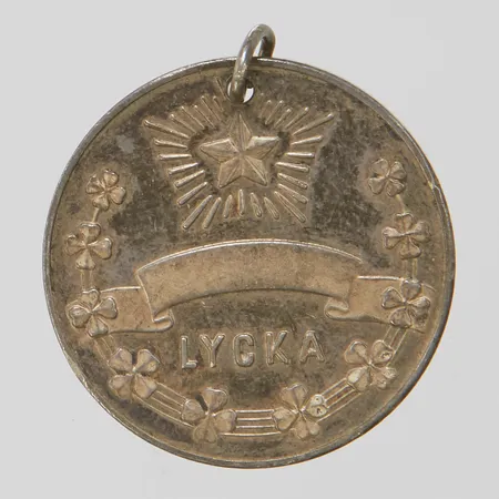 Silverhänge, lyckoamulett med fyrklöver, 24x20mm, plats för gravyr, 830/1000 Vikt: 5,6 g