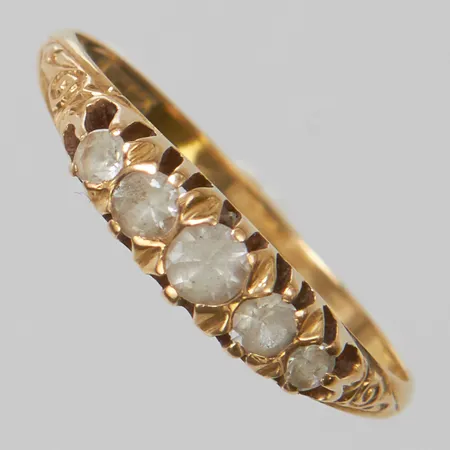 Ring, vita stenar, Ø17½, bredd:1-4mm, 18K. Vikt: 1,8 g