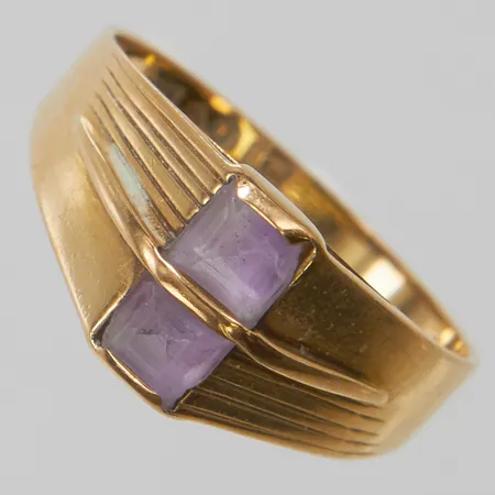 Ring, ljuslila stenar, Ø17¾, bredd:2-9mm, Stigbert för Heribert Engelbert, Stockholm 1963, stenarna är skadade, 18K. Vikt: 3,3 g