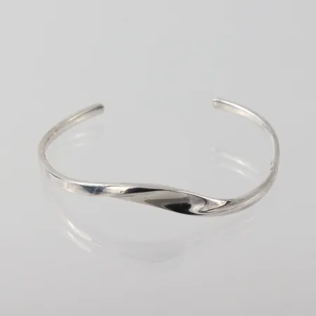 Armring öppen, Guldfynd, silver 925/1000 Vikt: 11,7 g