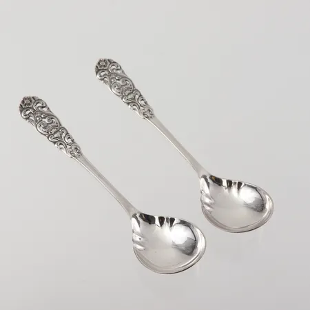 Serveringsskedar 2 del, norsk modell, längd 14,5 cm, silver 830/1000 Vikt: 41,8 g