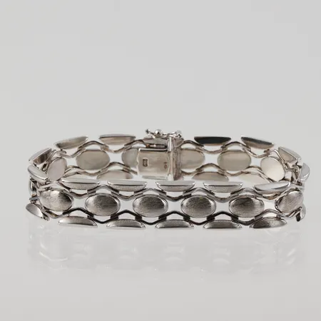 Armband , längd 19cm, bredd 14mm, trögt lås, silver 835/1000 Vikt: 22,6 g