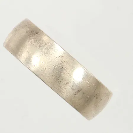 Ring, stl 19, bredd 7mm, GHa, 925/1000 silver  Vikt: 7,9 g