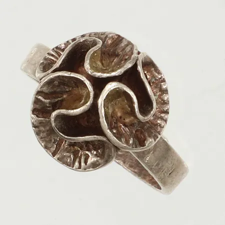 Ring, stl 17, justerbar storlek, bredd 13,3mm, MEMA, Theresia Hvorslev, år 1976, 925/1000 silver Vikt: 4,6 g