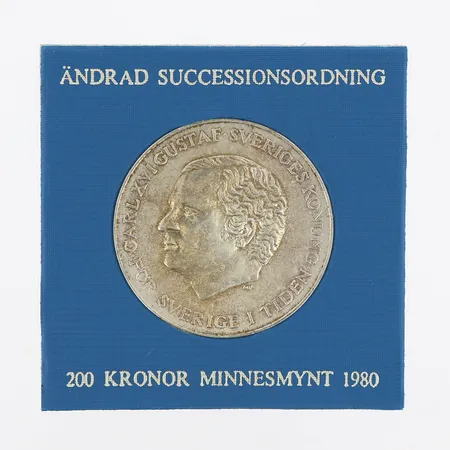 Minnesmynt nominellt värde 200kr, Ø36mm, Sveriges Konung Carl XVI Gustaf - För Sverige i tiden, ändrad successionsordning, år 1980, silver 925/1000 Vikt: 27 g