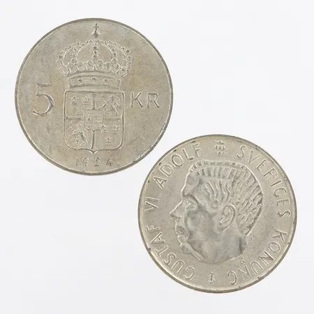 Två Mynt, Sveriges Konung Gustaf VI Adolf, nominellt värde: 5kr, år 1954 samt 1955, silver 400/1000 Vikt: 36 g