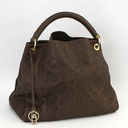 Väska Louis Vuitton Artsy, brunt Pytonläder med präglat monogram, begränsad upplaga, beslag i guldfärgad metall, höjd 32cm, längd 41cm, bredd 22cm, handtag ca 38cm, nyckelring, datumkod AS3141, kvitto från Louis Vuitton Köpenhamn 2012. OBS! säljes och skickas endast inom EU 