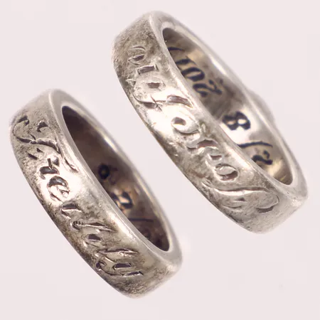 1 Ring, "Freddy", med vit sten, stl 16, Ring, "Josefin", stl 18, bredd 5mm, AgAu, år 2019, gravyr, repor, 925/1000 silver Vikt: 14,2 g