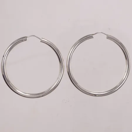 Ett par örhängen, creoler, Ø48,5mm, bredd 3,5mm, 830/1000 silver Vikt: 8,6 g