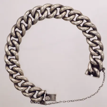 Armband  ihålig Pansar, längd 19cm, bredd 12,8mm, säkerhetskedja, lätta bucklor, 830/1000 silver Vikt: 23,2 g