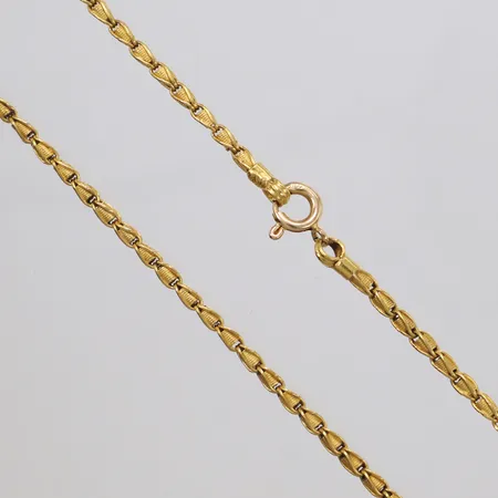 Collier, längd 60cm, bredd 2,2mm, buckla, 23K (lås 18K) Vikt: 14,6 g