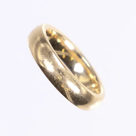 Ring, slät, stl 18, bredd 5mm, gravyr, 18K Vikt: 9,2 g