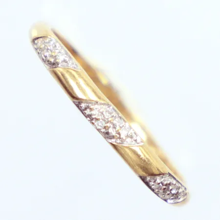 Ring GHA, diamanter, 9x0,005ct, Ø17½, 18k  Vikt: 1,5 g