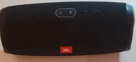  Högtalare  blåtand , JBL, charge4 längd 22cm, svart