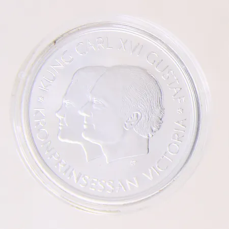 Minnesmynt, Kung Carl XVI Gustaf Kronprinsessan Victoria 1999-2000, nominellt värde 200kr, etui, silver 925/1000.  Vikt: 27 g