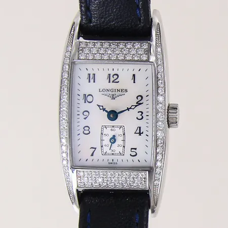  Damur Longines BelleArti, stål, quartz, 19x36,8mm, ref-nr: L2.194.0, serie-nr: 33511758, diamantkrans, pärlemo urtavla, monterat blått Hirsch läderband, extra vitt Longines läderband, box, ytterkartong, saknar manual och certifikat, repor.  