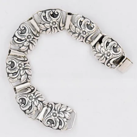 Armband, 19cm, bredd 19mm, år 1951, Ge-Kå-Smyckek G Kaplan, silver Vikt: 23,1 g