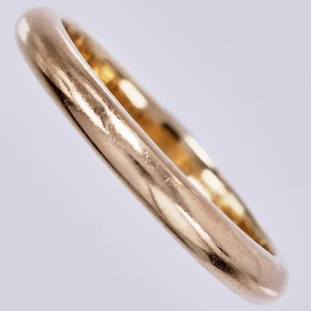 Ring, stl: 20¾, bredd: ca 3mm, graverad, 18K  Vikt: 6,3 g