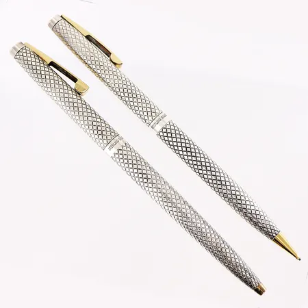 Pennset Sheaffer U.S.A sterling silver, en blyerts stift, en kulspets, detaljer i gulmetall, etui.