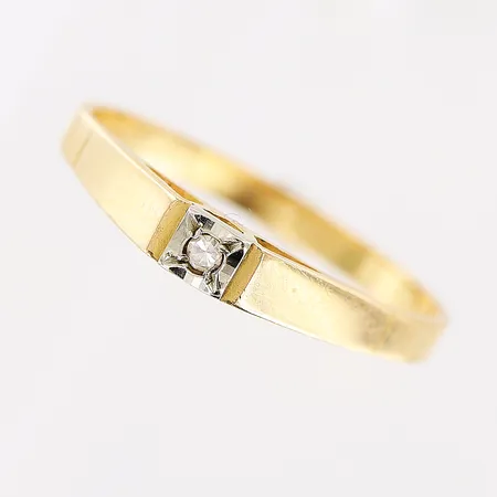 Ring, diamant ca 0,02ct, 8/8 slipad, stl 18¾, bredd 2-3mm, 18K Vikt: 2 g