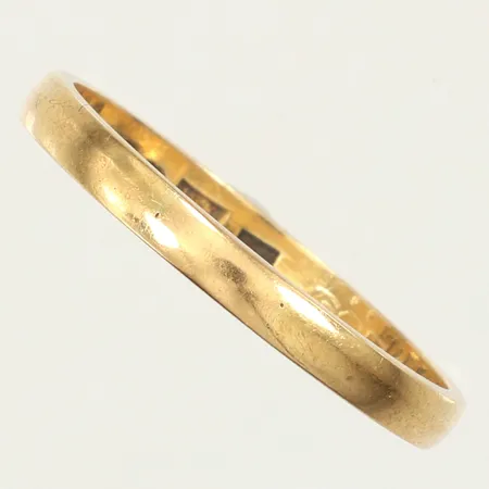 Ring slät, stl 17½, bredd 2,3mm, gravyr, 18K  Vikt: 1,9 g