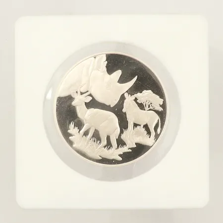 Silverplakett, Official Commemorative Issue, 10th Anniversary of Botswana's Independence, September 30 1976, Ø39mm, plastetui, 925/1000 silver  Vikt: 20,2 g