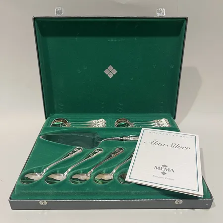 Silverbestick set 13 delar, tolv kaffeskedar ca 11cm, tårtspade ca 26,5cm, del i rostfritt stål, MEMA AB för Fyrklövern, Lidköping år 1994, etui, samlardokument, 925/1000 silver Bruttovikt 269,1g 