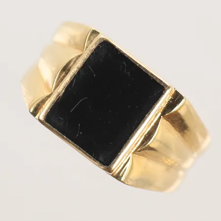 Klackring med svart sten, stl 18¾, bredd 3-8mm, repig sten, 14K Vikt: 6,3 g