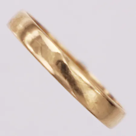 Ring, slät, Guldvaruaktiebolaget, stl 18½, skev, 18K Vikt: 2,3 g