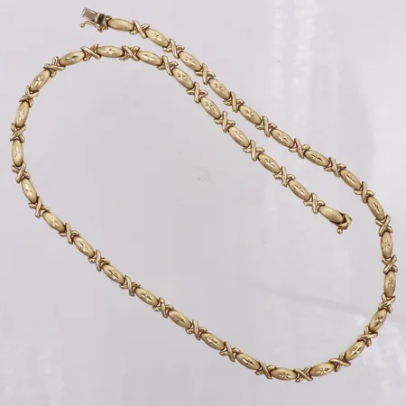 Collier, delvis matterad, dekor, 44cm, bredd 4,8mm, lås glappt, stängs med låsåtta, 14K  Vikt: 15,4 g