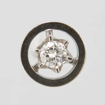 Örhänge med diamant 1xca0,12ct, udda, Ø7mm, vitguld, saknar snurrebuss, 18K Vikt: 1,3 g