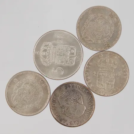 Blandade mynt, 1st 5-kronor, 4st 2-kronor, sverige, 40% silver. Bruttovikt: 74g Vikt: 74 g