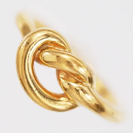 Ring, "Knot Ring", av Sophie by Sophie, stl: 16¼, förgyllt silver. Nypris 1995:- Vikt: 4,5 g