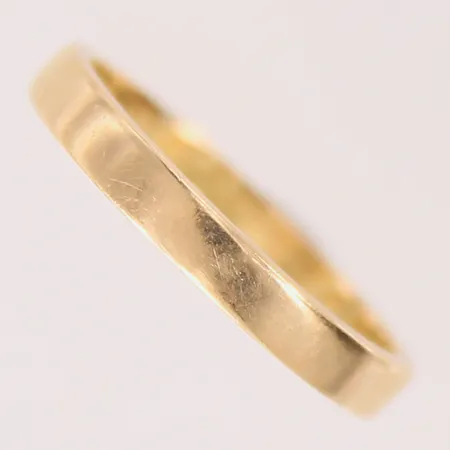 Ring, stl 17, bredd 2,8mm, gravyr, 18K  Vikt: 2,8 g