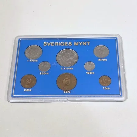 Myntsamling, Sveriges Mynt, 1krona, 2kronor, 50öre, 25öre, 10öre, 2öre, 5öre, 1öre, i repigt plastetui