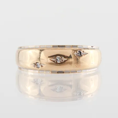 Ring med diamanter ca 3x0,01ct,  stl 16½mm, bredd 3-6,2mm, stämplad Starbrite II , 14k Vikt: 4 g