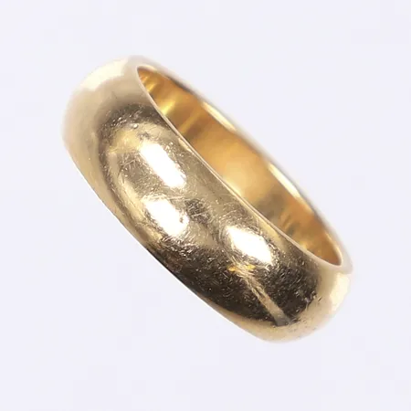 Ring, slät, stl 19, bredd 7mm, gravyr, 18K Vikt: 12,6 g